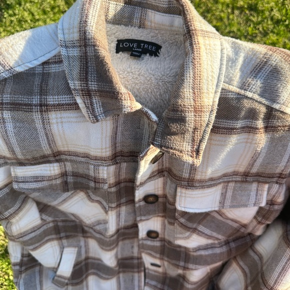 Women’s The Love Tree Shacket - Picture 5 of 6